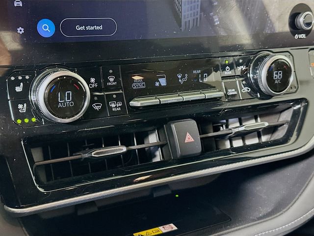 Used 2023 Toyota Highlander Platinum image 18