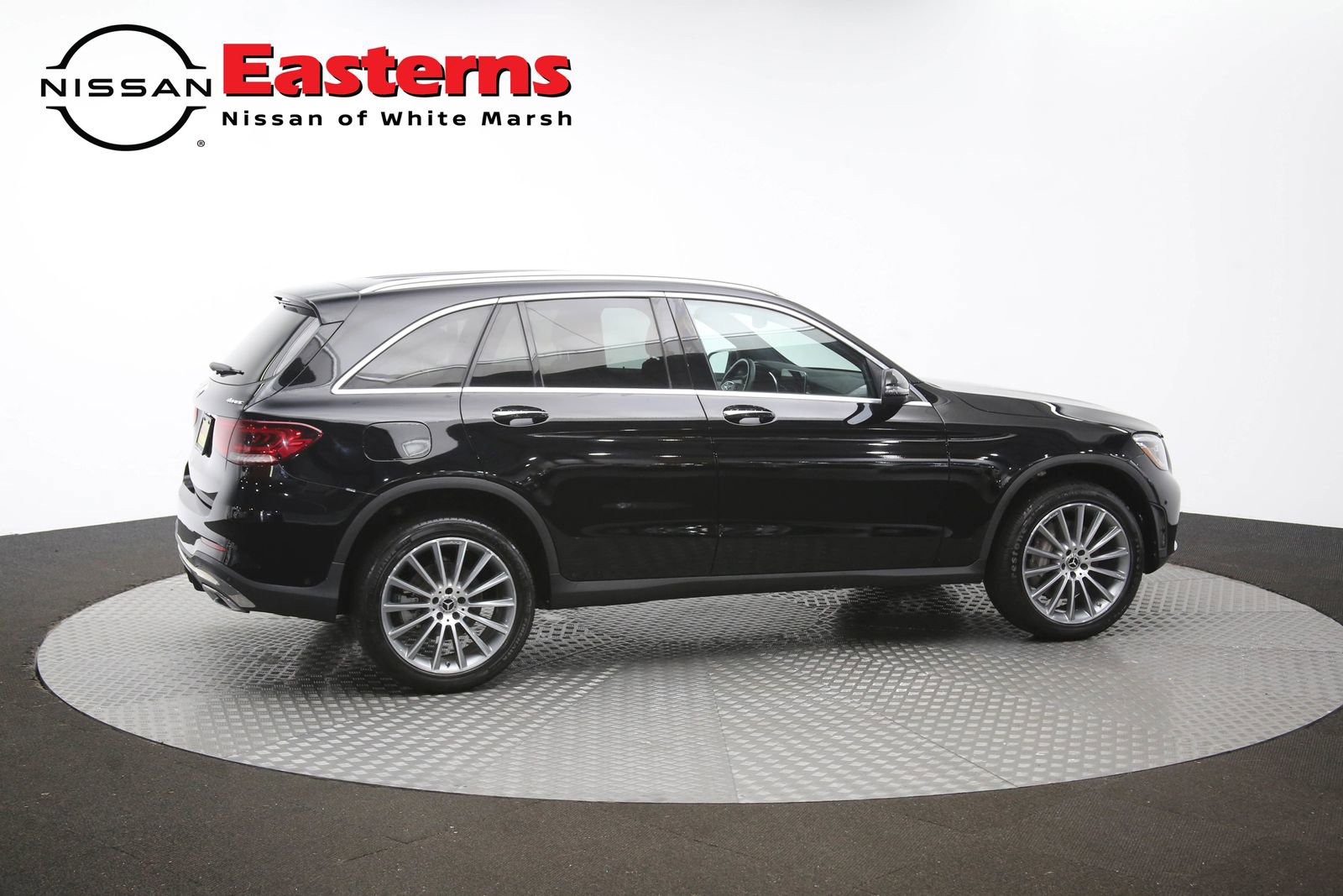 Used 2022 Mercedes-Benz GLC 300 4MATIC w/ AMG Line image 45