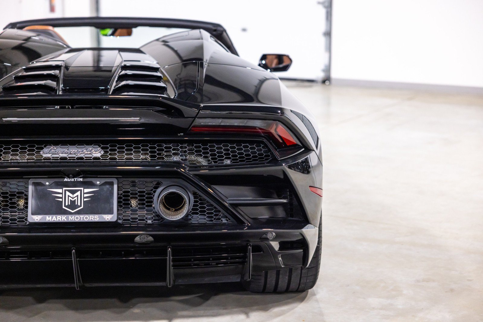 Used 2023 Lamborghini Huracan EVO AWD/4WD image 13