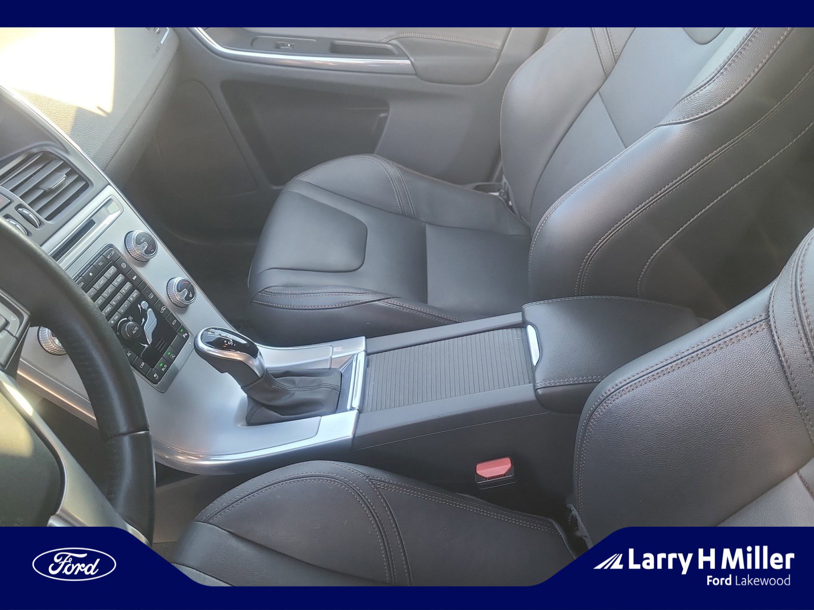 Used 2017 Volvo XC60 T5 Dynamic w/ Preferred Option Package image 15