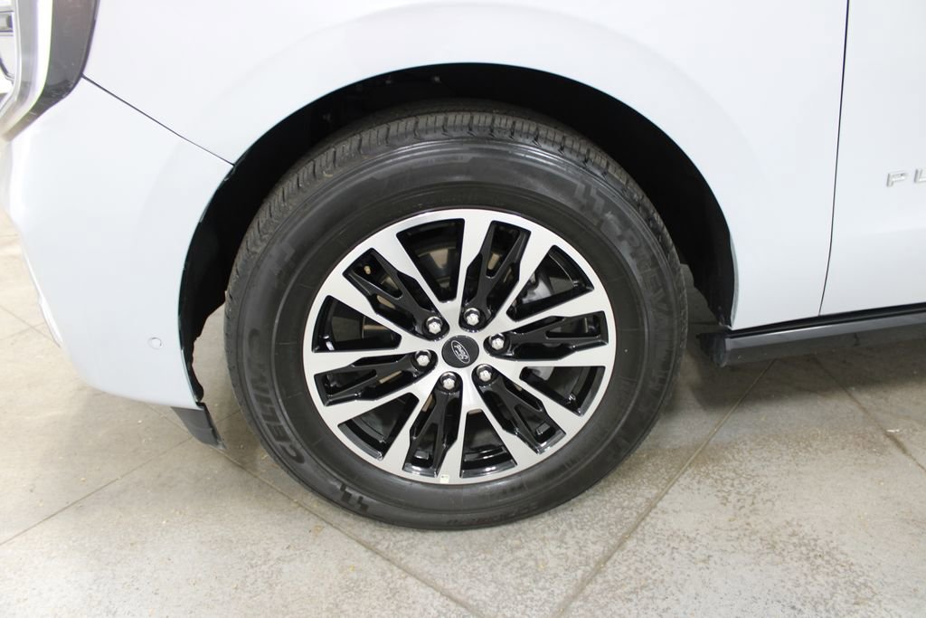Used 2025 Ford Expedition Platinum image 43