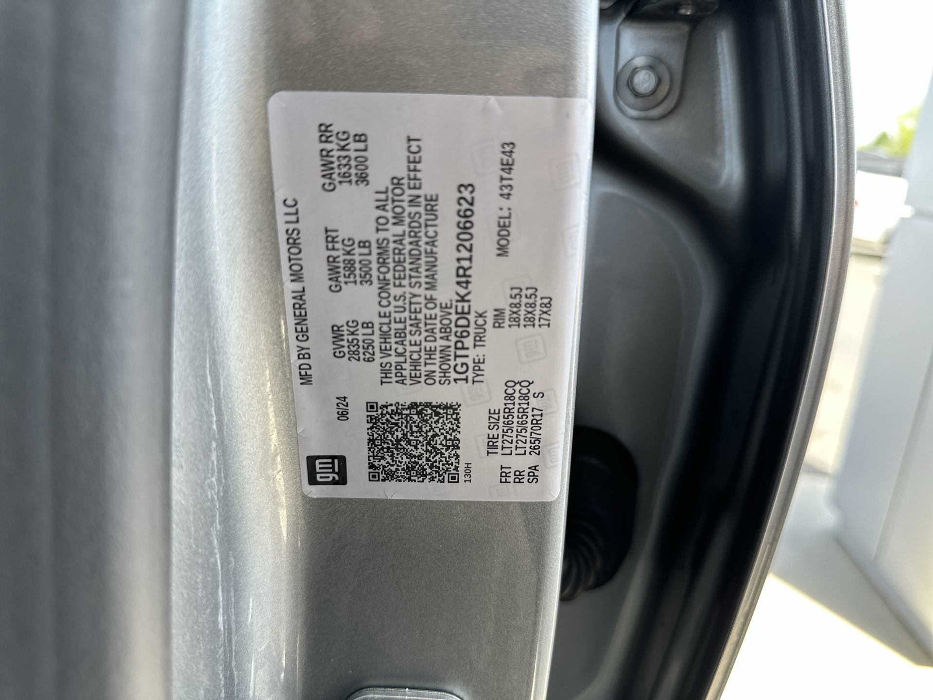 Used 2024 GMC Canyon AT4 w/ Technology Package AWD/4WD image 30