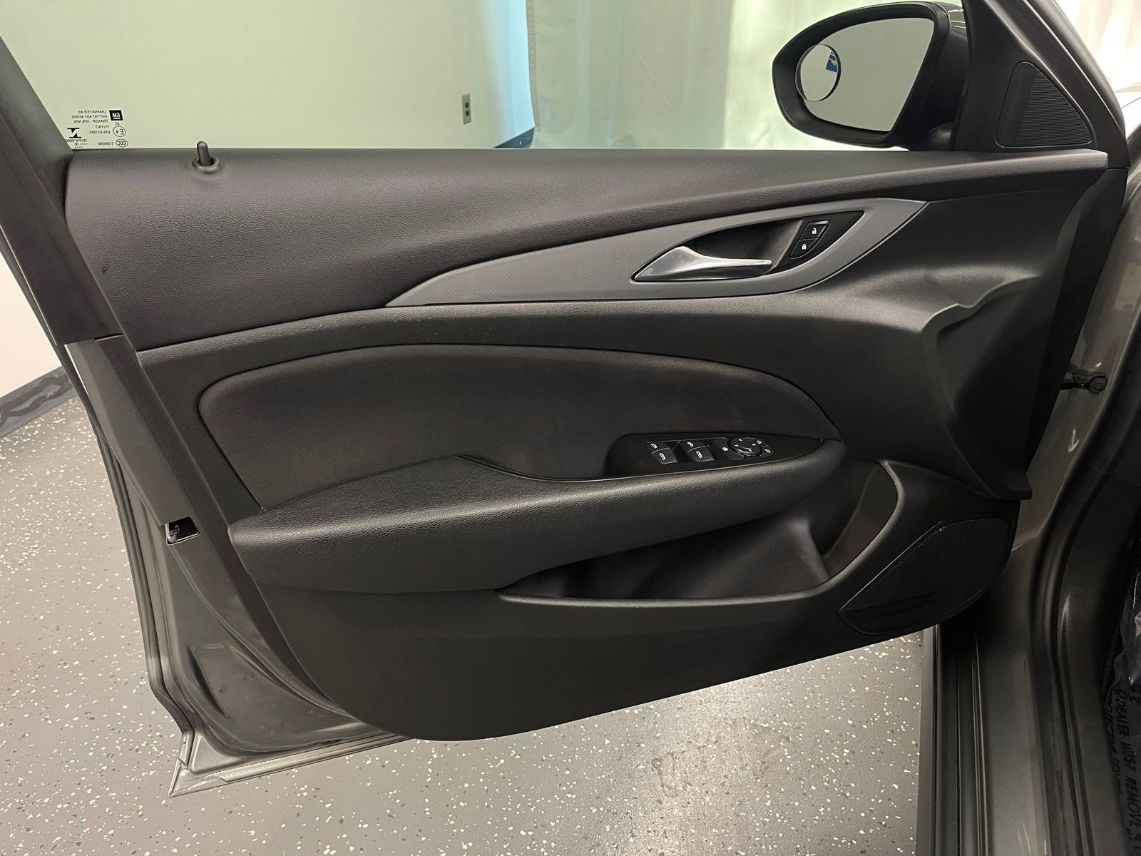 Used 2019 Buick Regal Preferred w/ Driver Confidence Package I image 9