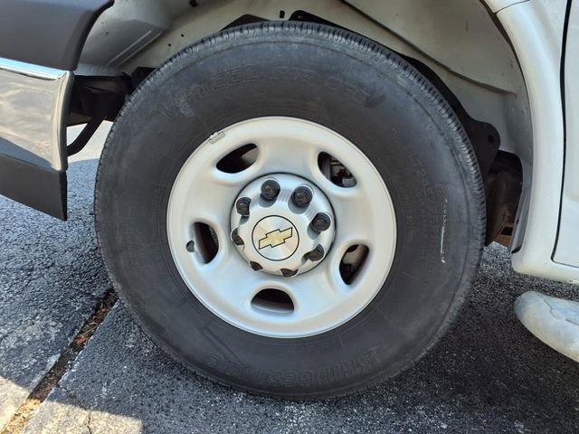 Used 2023 Chevrolet Express 2500 w/ Driver Convenience Package image 33