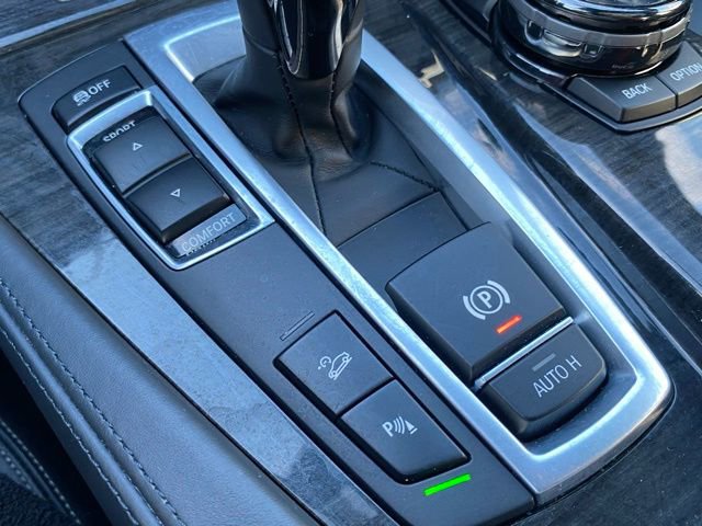 Used 2016 BMW 550i xDrive Sedan image 37