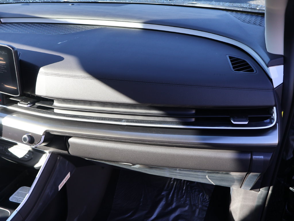 New 2027 Kia Carnival SX FWD image 11
