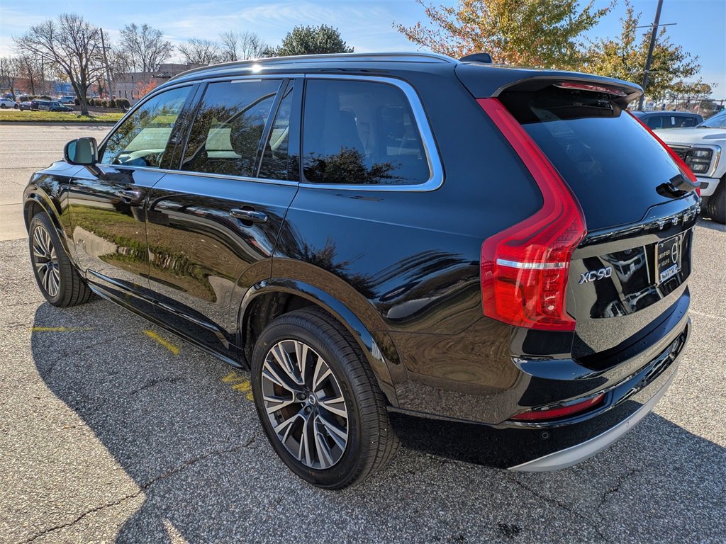 Certified 2022 Volvo XC90 T5 Momentum w/ Climate Package image 6
