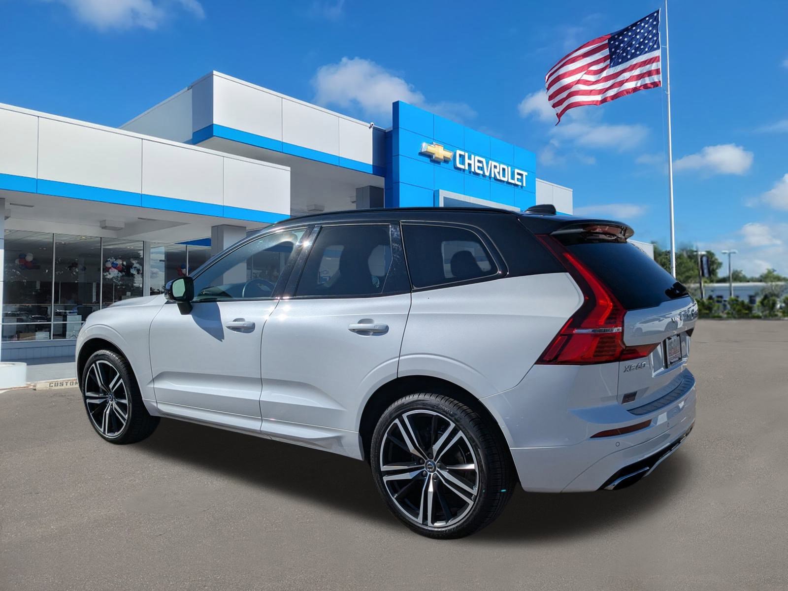Used 2020 Volvo XC60 T5 R-Design w/ Protection Package Premier image 6