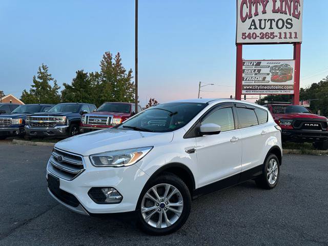 Used 2017 Ford Escape SE w/ SE Cold Weather Package image 1