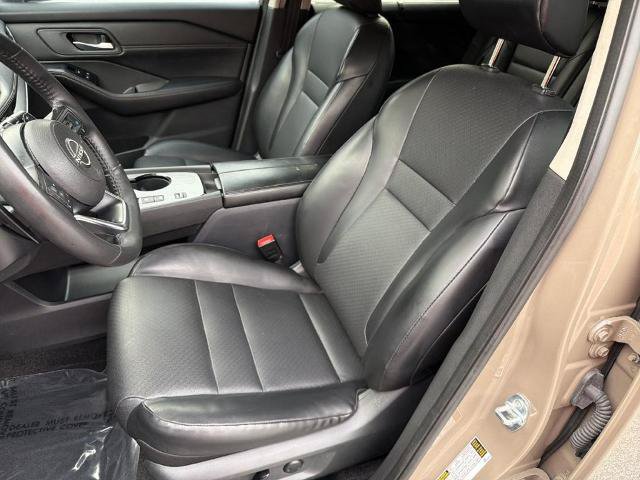 Certified 2024 Nissan Rogue SV w/ SV Premium Package FWD image 17