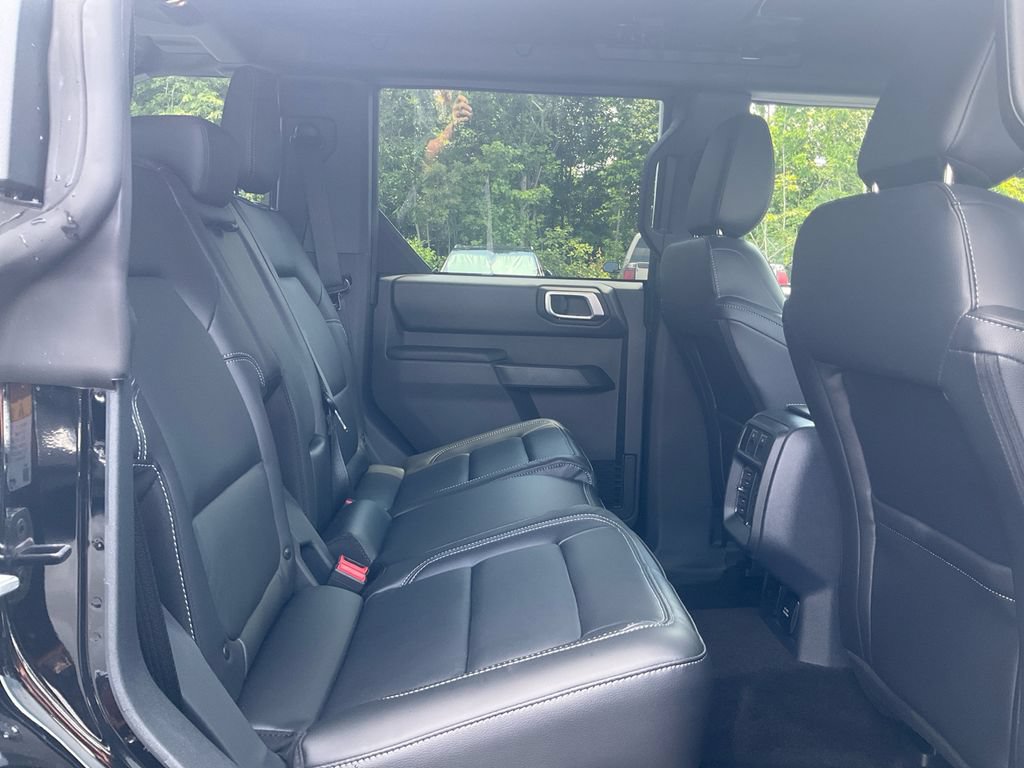 New 2026 Ford Bronco Outer Banks w/ Sasquatch Package AWD/4WD image 13