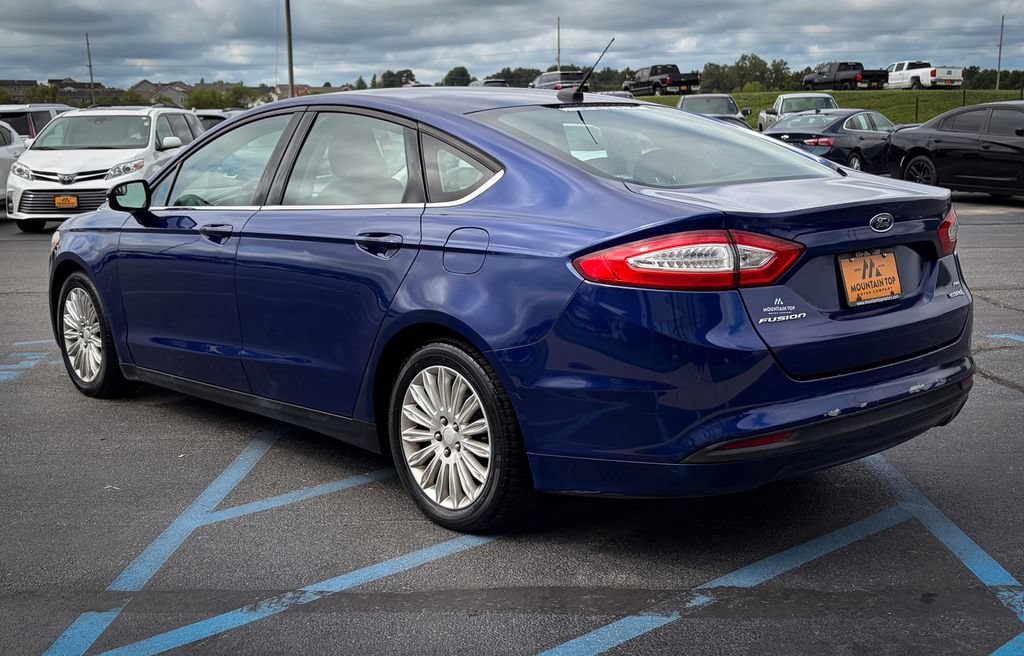 Used 2016 Ford Fusion SE FWD image 17