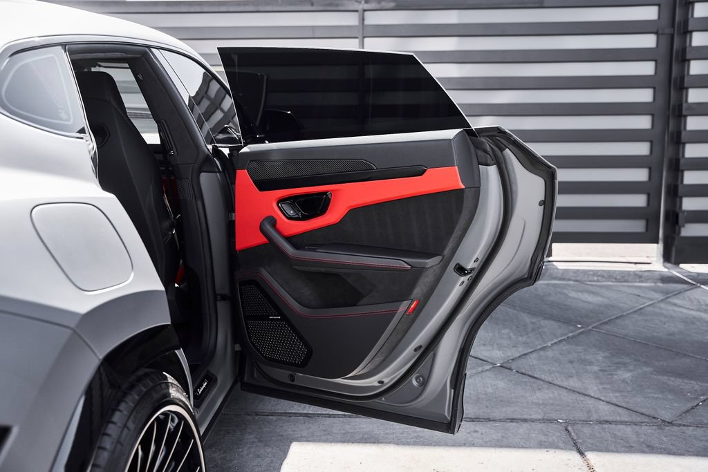 Used 2025 Lamborghini Urus S AWD/4WD image 24