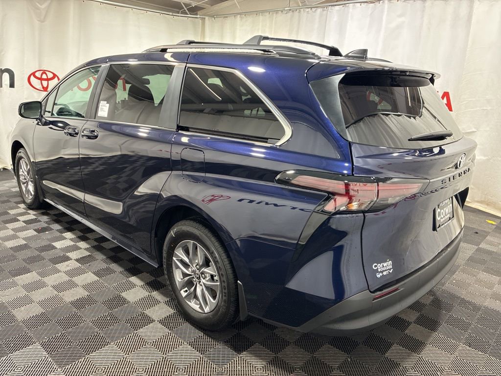 New 2026 Toyota Sienna LE image 5