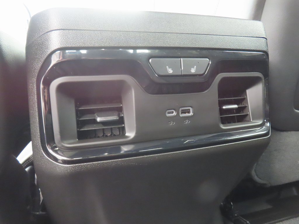 Used 2025 GMC Sierra 2500 AT4X image 11