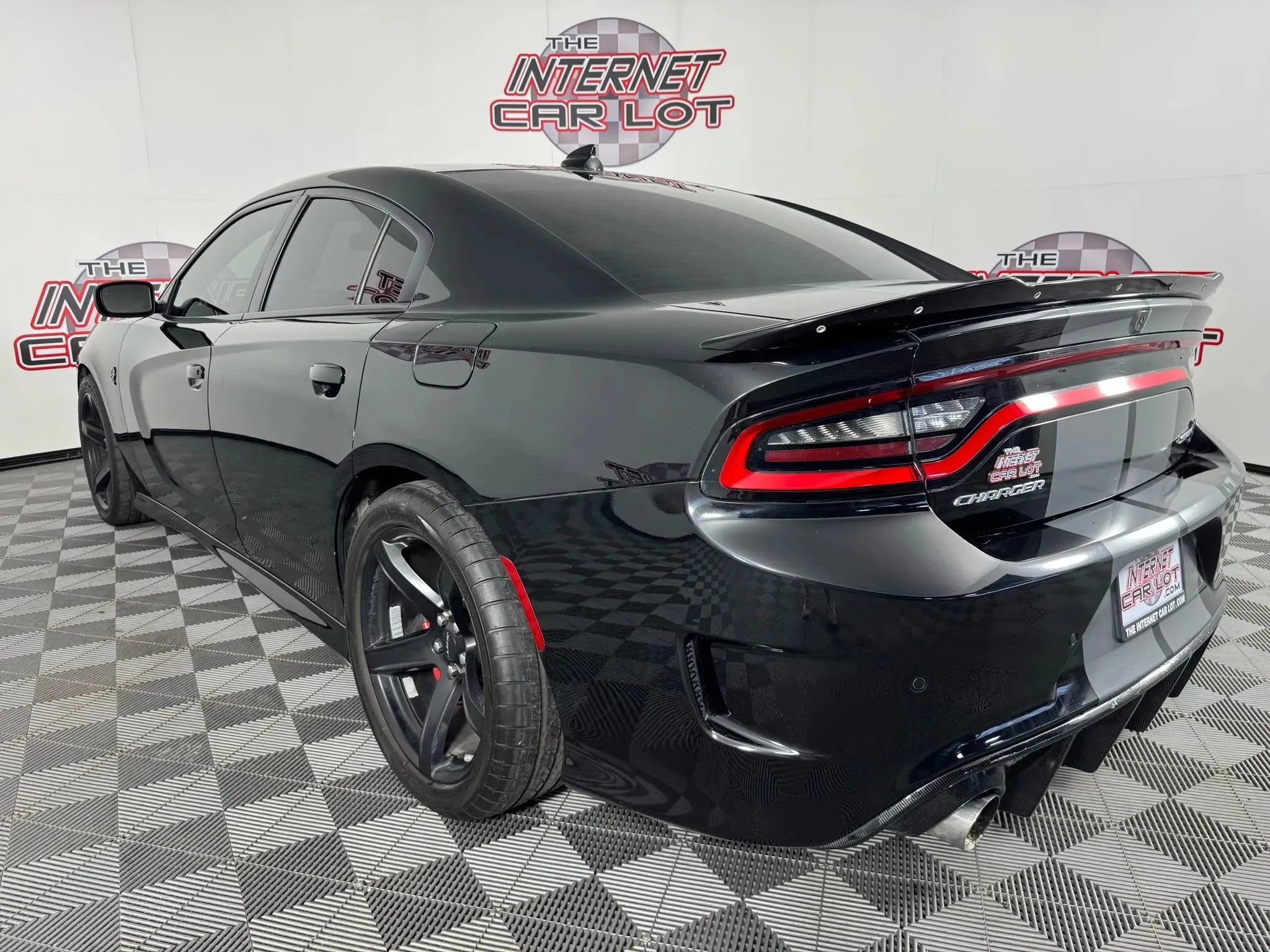Used 2018 Dodge Charger SRT Hellcat RWD image 27