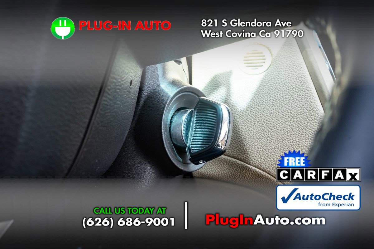 Used 2008 Cadillac CTS 3.6 w/ Luxury Level Two Package RWD image 20