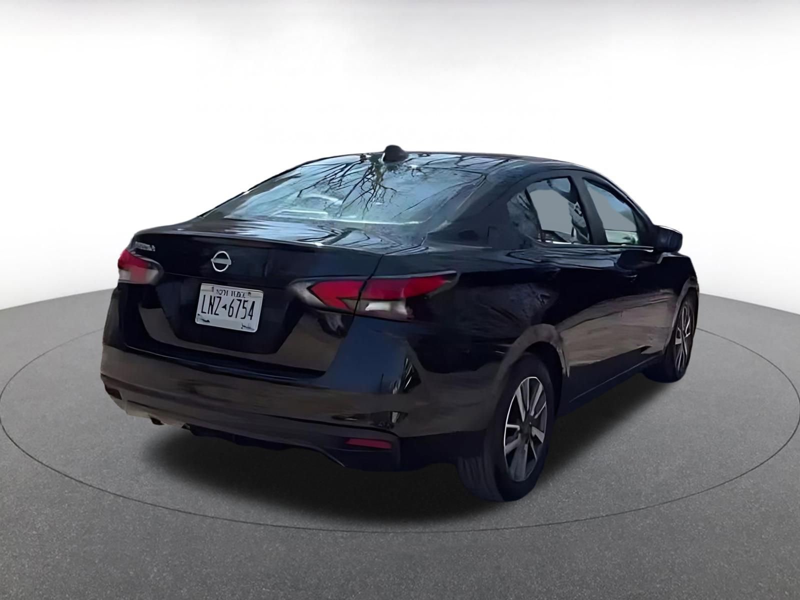 Used 2025 Nissan Versa SV FWD image 14