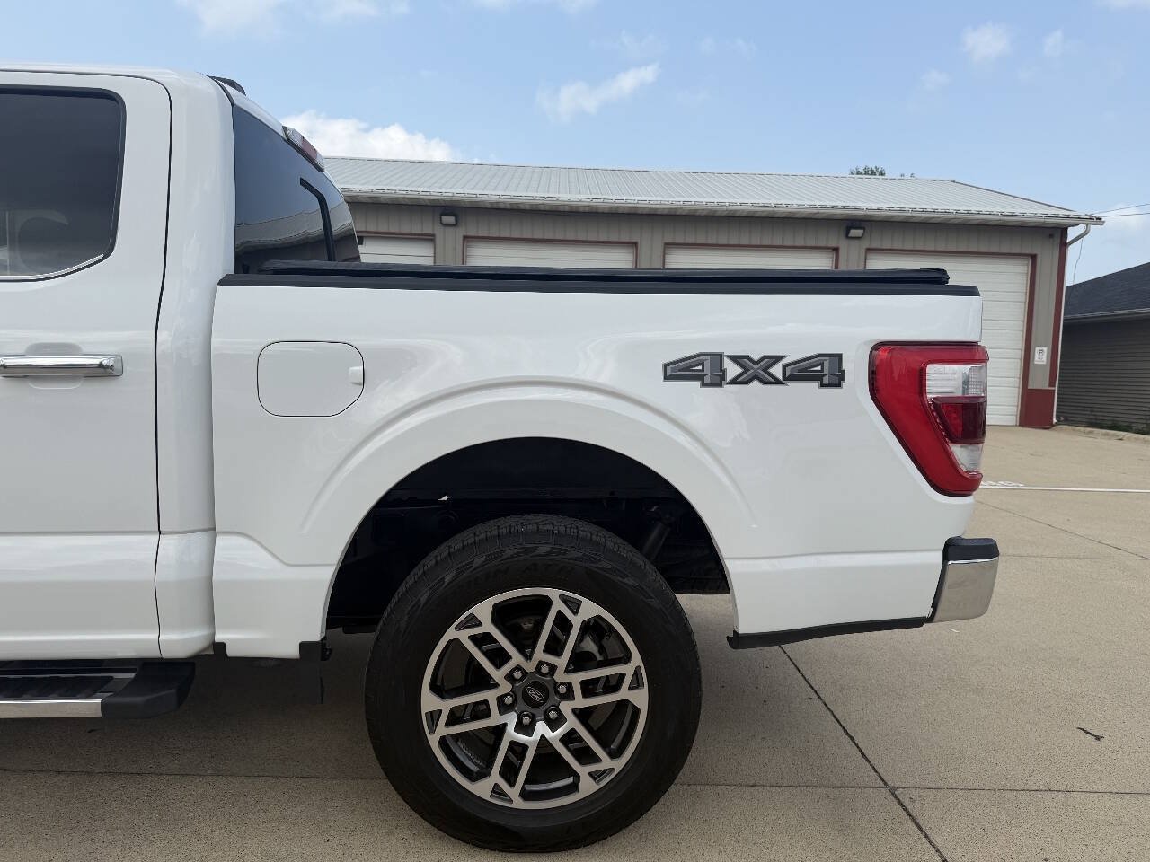 Used 2021 Ford F150 Lariat AWD/4WD image 17