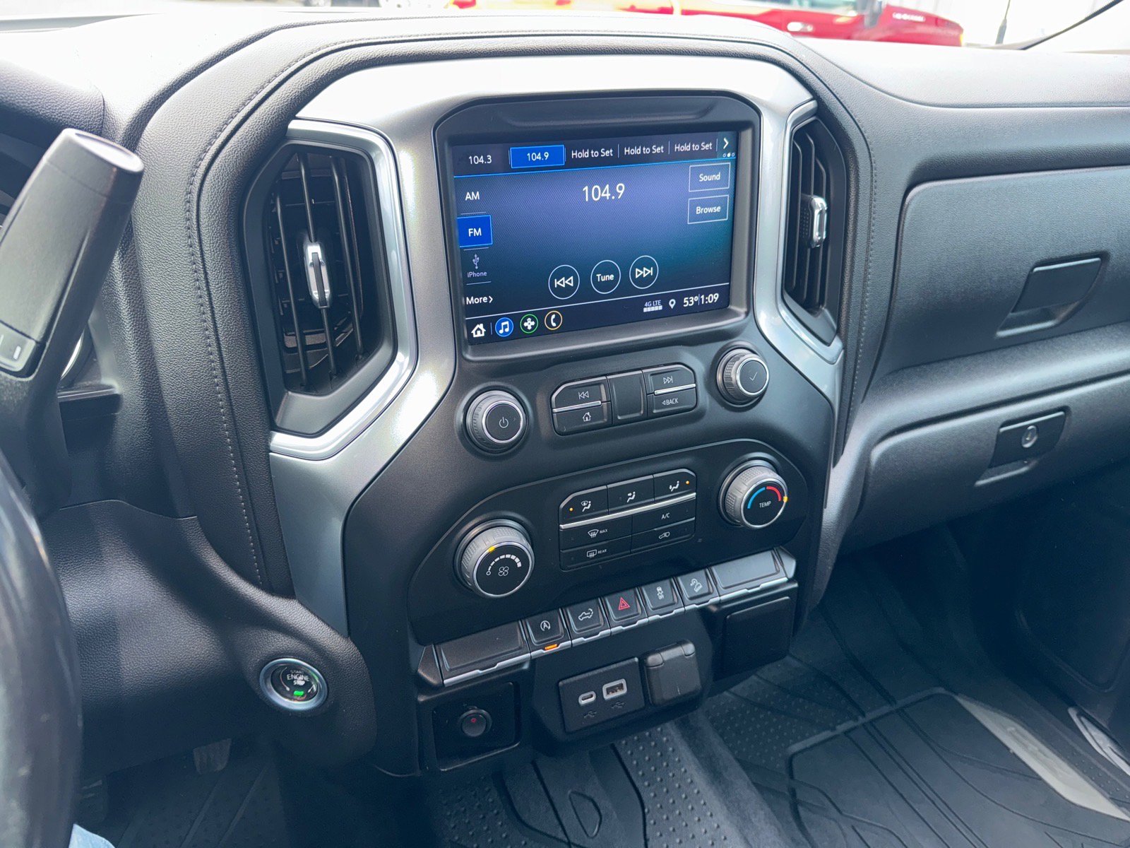 Used 2019 Chevrolet Silverado 1500 LT Trail Boss w/ Bed Protection Package image 12