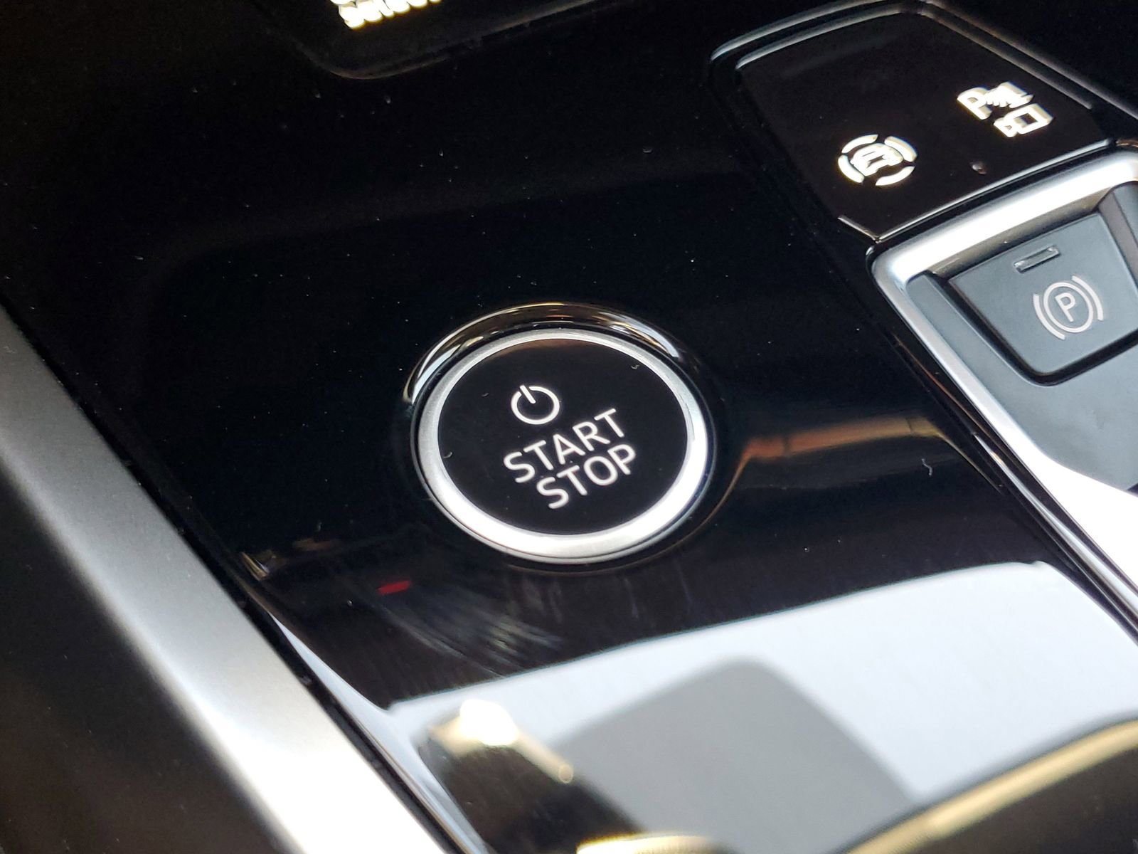 Used 2023 Audi Q4 e-tron Premium w/ 20" Wheel Package image 32