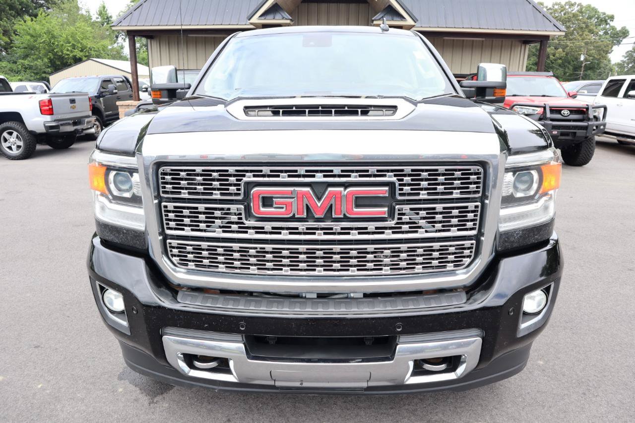 Used 2018 GMC Sierra 3500 Denali w/ Duramax Plus Package AWD/4WD image 2