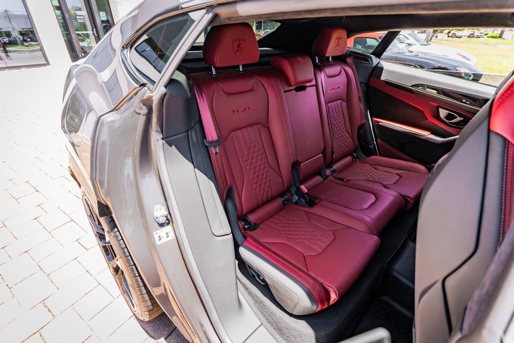 Used 2023 Lamborghini Urus S AWD/4WD image 39