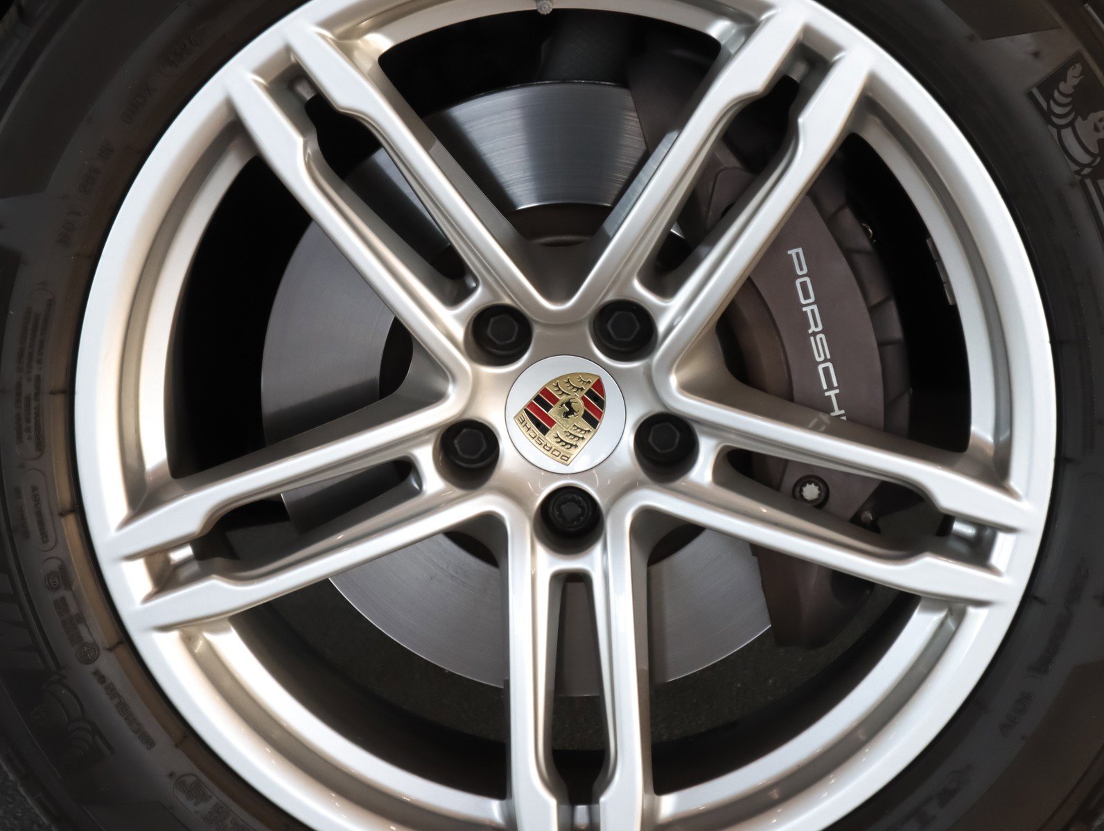 Certified 2023 Porsche Macan image 22