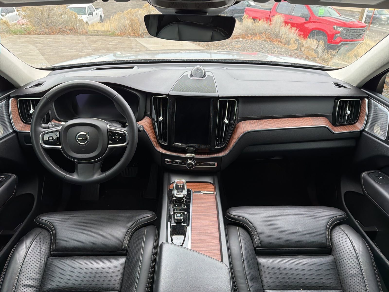 Used 2023 Volvo XC60 B5 Ultimate image 9