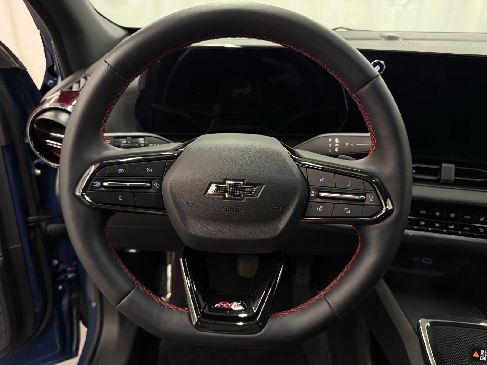 Used 2025 Chevrolet Equinox RS image 12