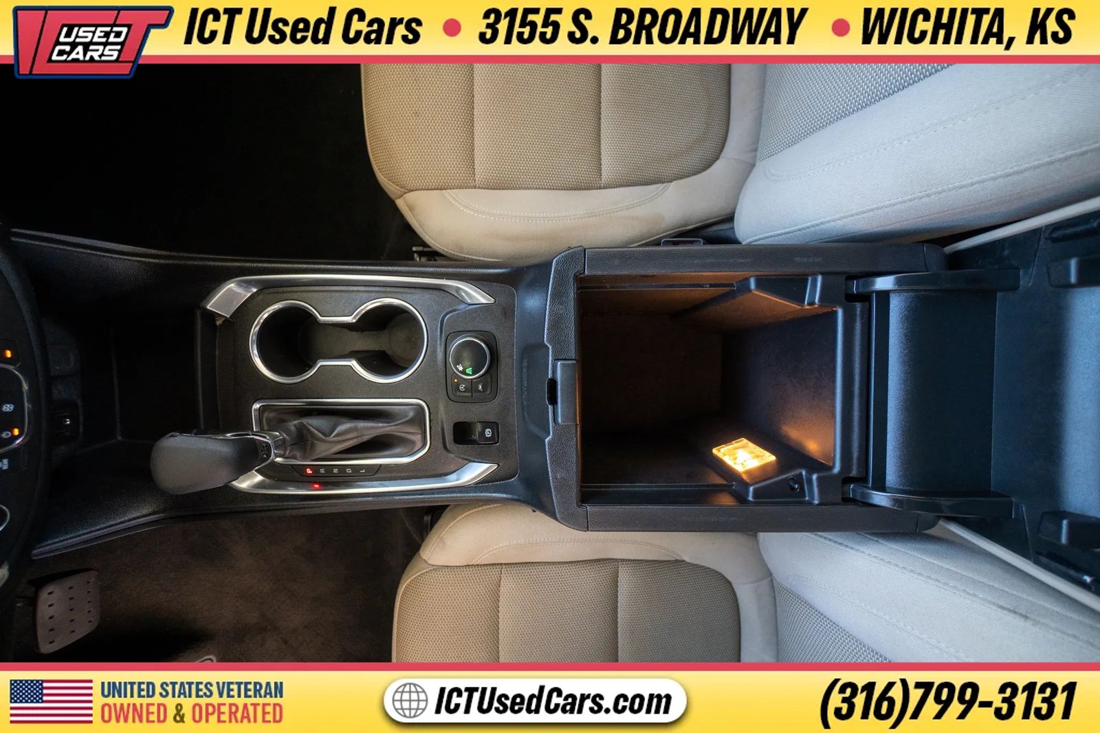 Used 2022 Chevrolet Traverse LS FWD image 21