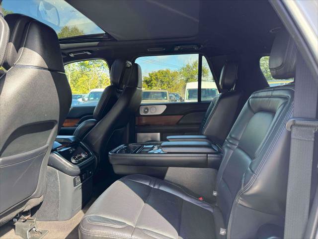 Used 2020 Lincoln Navigator L Reserve w/ Equipment Group 208A Reserve AWD/4WD image 13