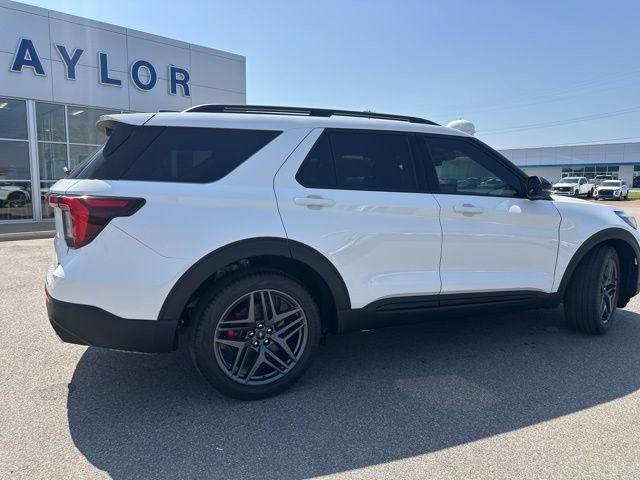 Used 2025 Ford Explorer ST image 19