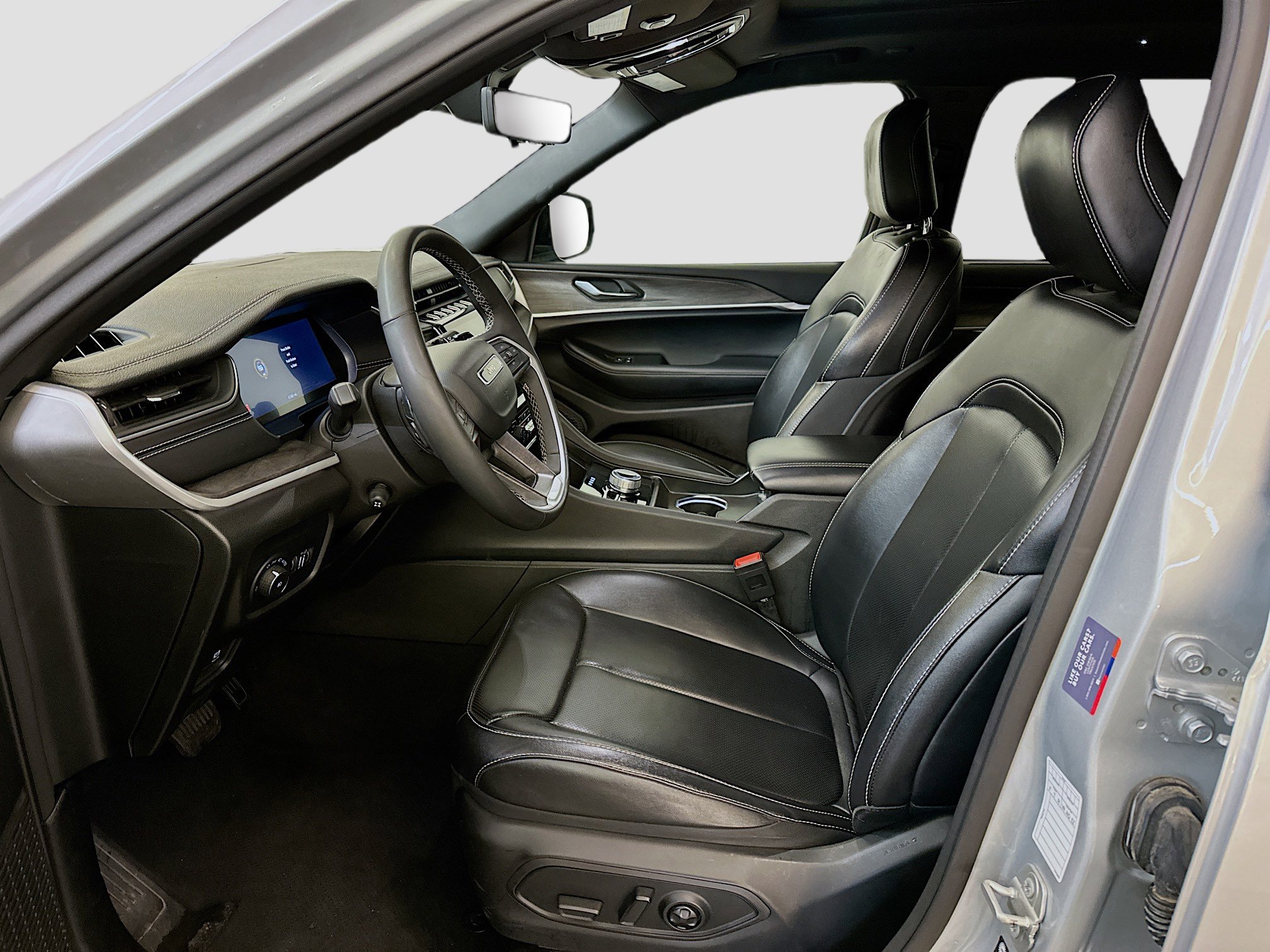 Used 2024 Jeep Grand Cherokee L Limited w/ Luxury Tech Group II image 13