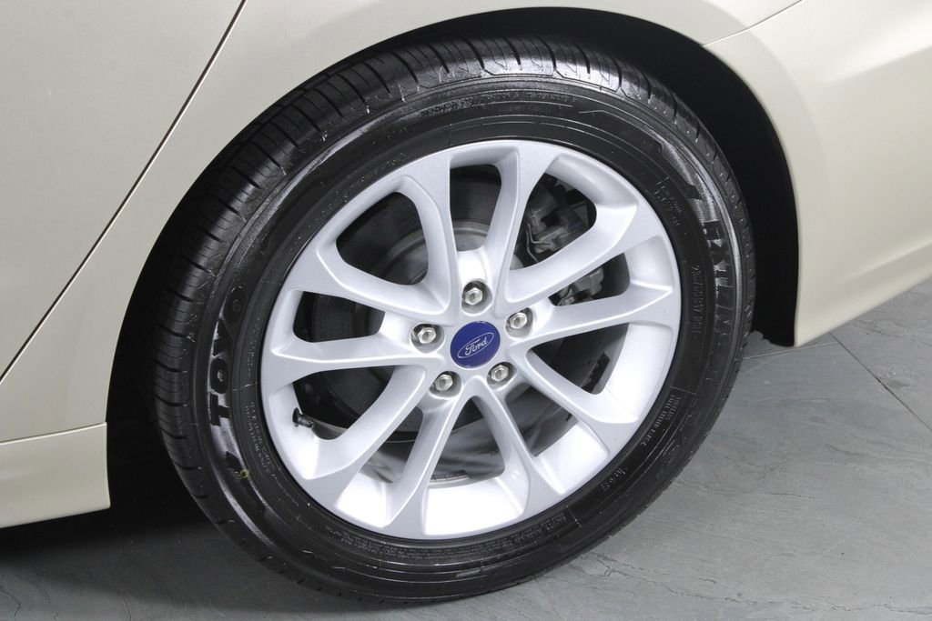 Used 2019 Ford Fusion SE image 11