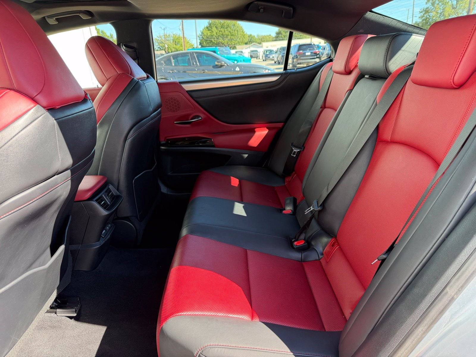 Used 2022 Lexus ES 350 F Sport w/ Accessory Package 2 FWD image 29