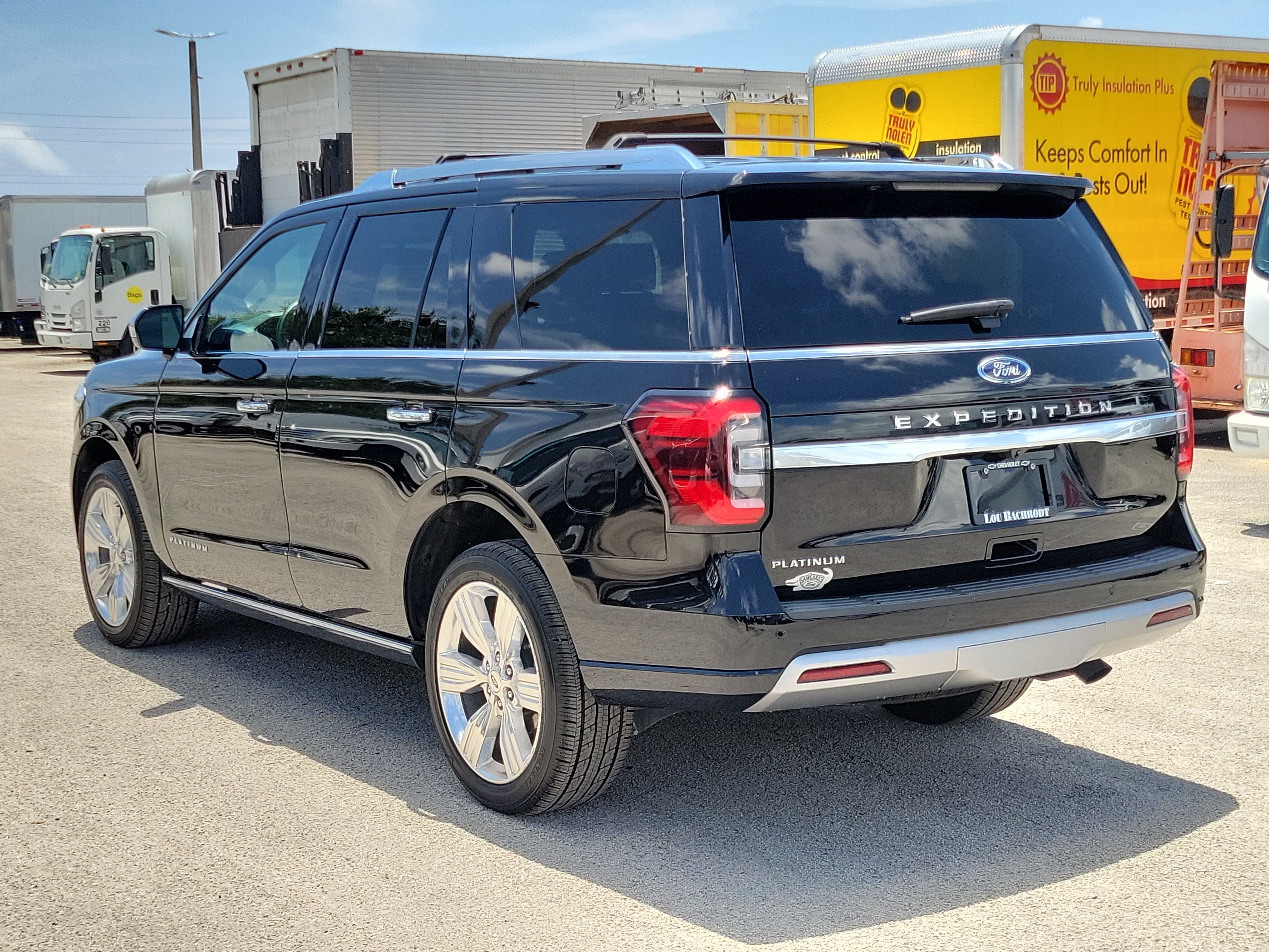 Used 2023 Ford Expedition Platinum AWD/4WD image 5
