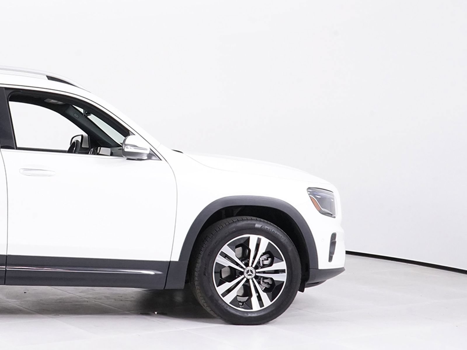 Used 2025 Mercedes-Benz GLB 250 4MATIC image 15
