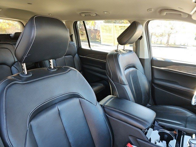 Used 2022 Jeep Grand Cherokee L Limited image 12