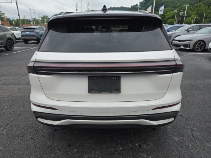 Used 2025 Lincoln Nautilus Reserve w/ Jet Appearance Package AWD/4WD image 6
