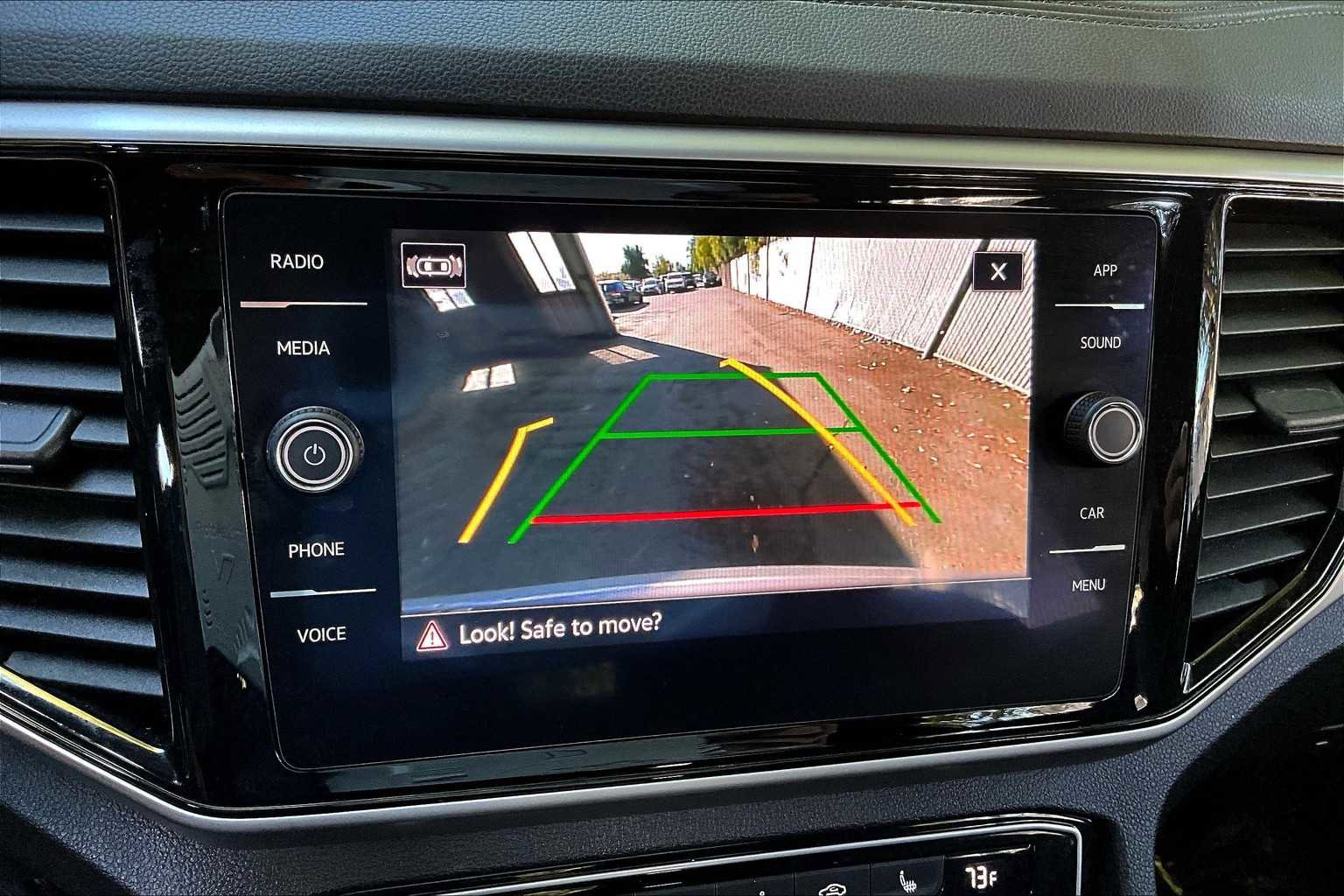 Used 2022 Volkswagen Atlas Cross Sport SE image 24