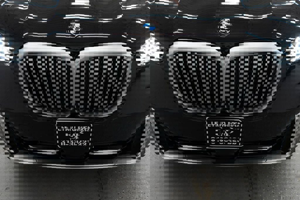 Used 2024 BMW X5 xDrive40i w/ Premium Package image 49