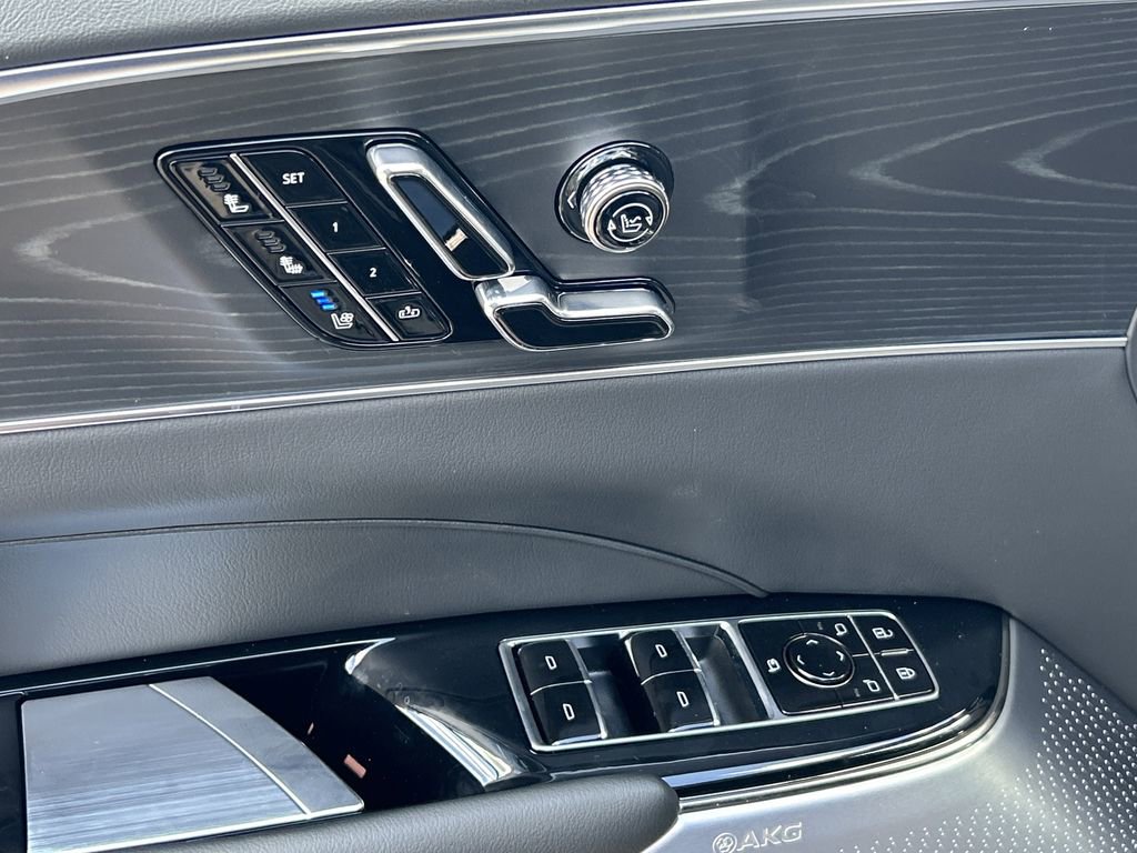 New 2026 Cadillac Lyriq V image 18