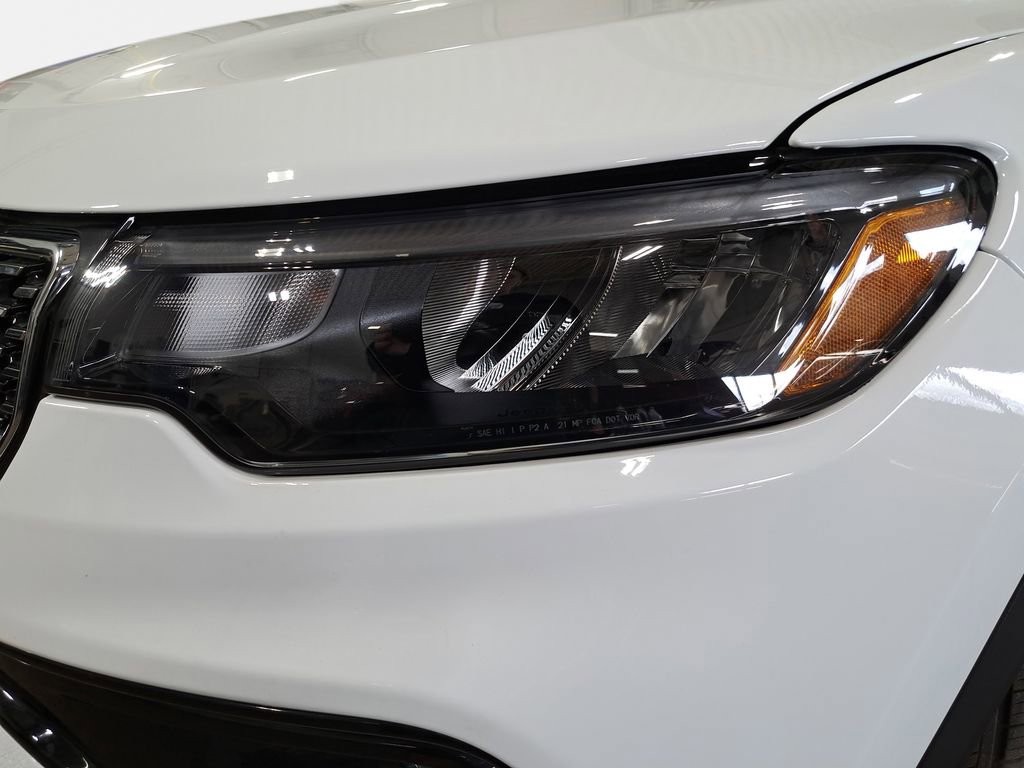 Certified 2025 Jeep Compass Limited AWD/4WD image 29