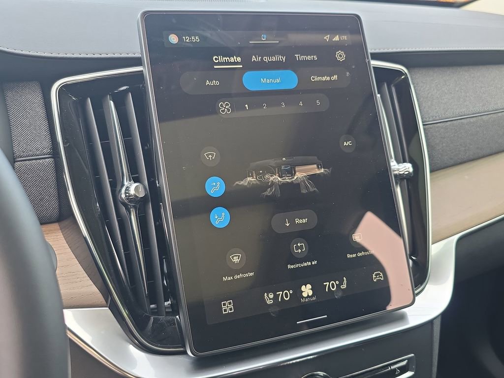 New 2026 Volvo XC90 T8 Plus image 31