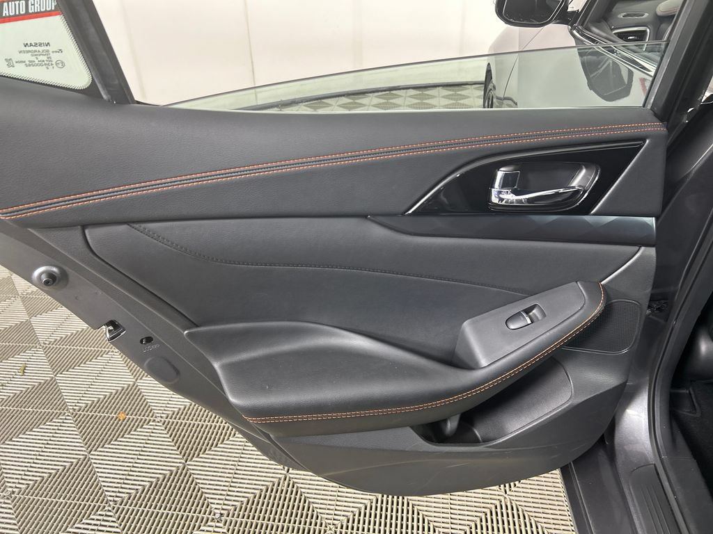 Used 2023 Nissan Maxima SR w/ Sport Mat Group FWD image 16