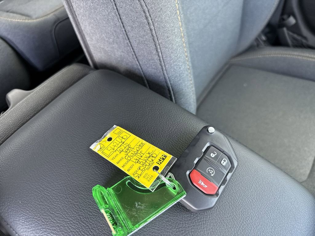 New 2025 Jeep Gladiator Sport image 33