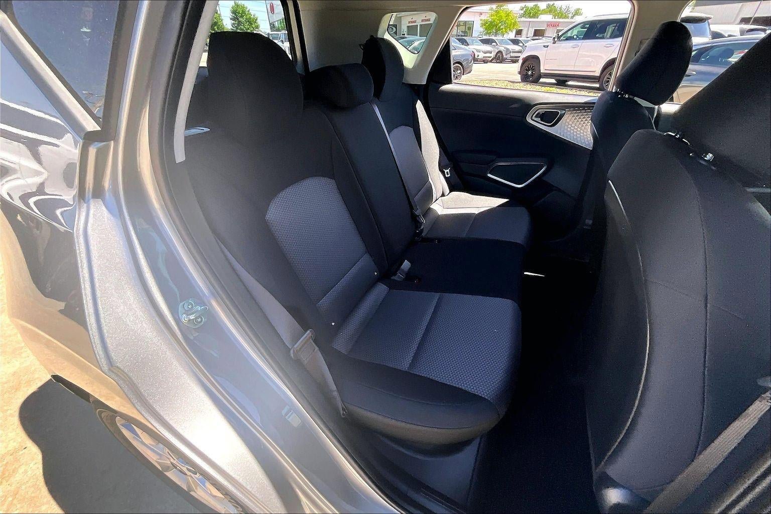 Used 2025 Kia Soul LX FWD image 25