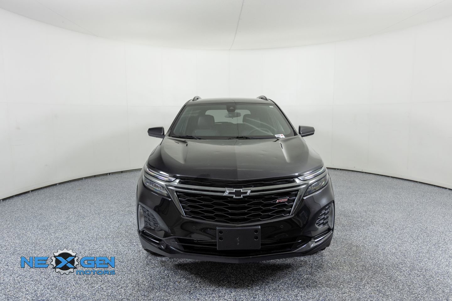 Used 2023 Chevrolet Equinox RS image 2