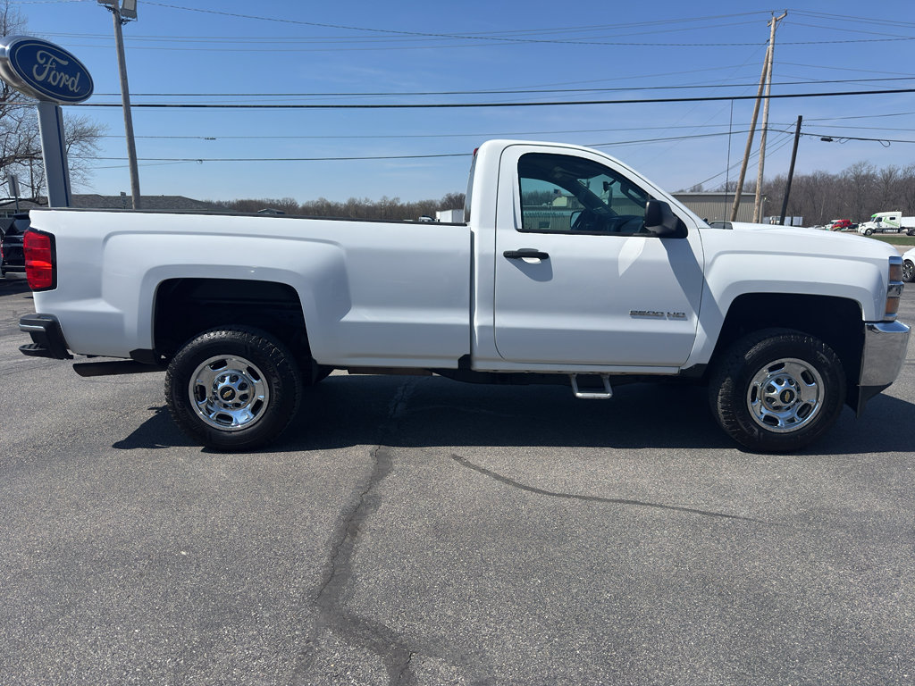 Used 2016 Chevrolet Silverado 2500 W/T RWD image 2